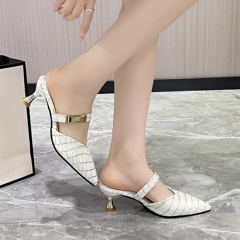 

2024 New Size 35-42 Women Kitten Heels Mules Golden Rivet Pointed Toe Summer Sandals Fashion Beige Ladies Casual
