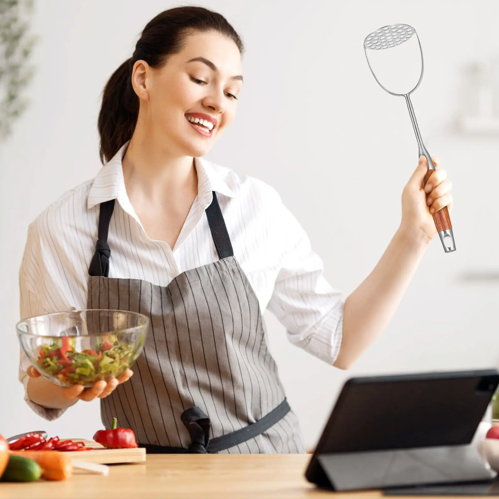 

Potato Masher Manual Crusher Presser Kitchen Tool Stainless Steel Housewarming Gift Practical Storage Design Food Preparation