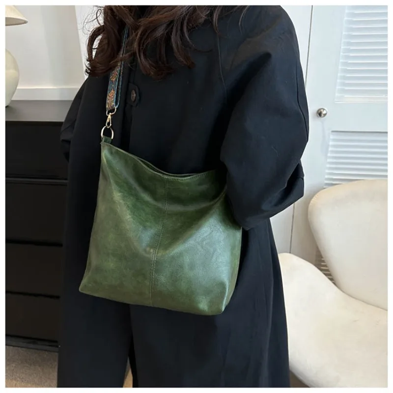 Commuter Crossbody Bag Women Large-capacity Fashion Summer Messenger Shoulder Bag Texture Soft Leather High-grade Shoulder Bag