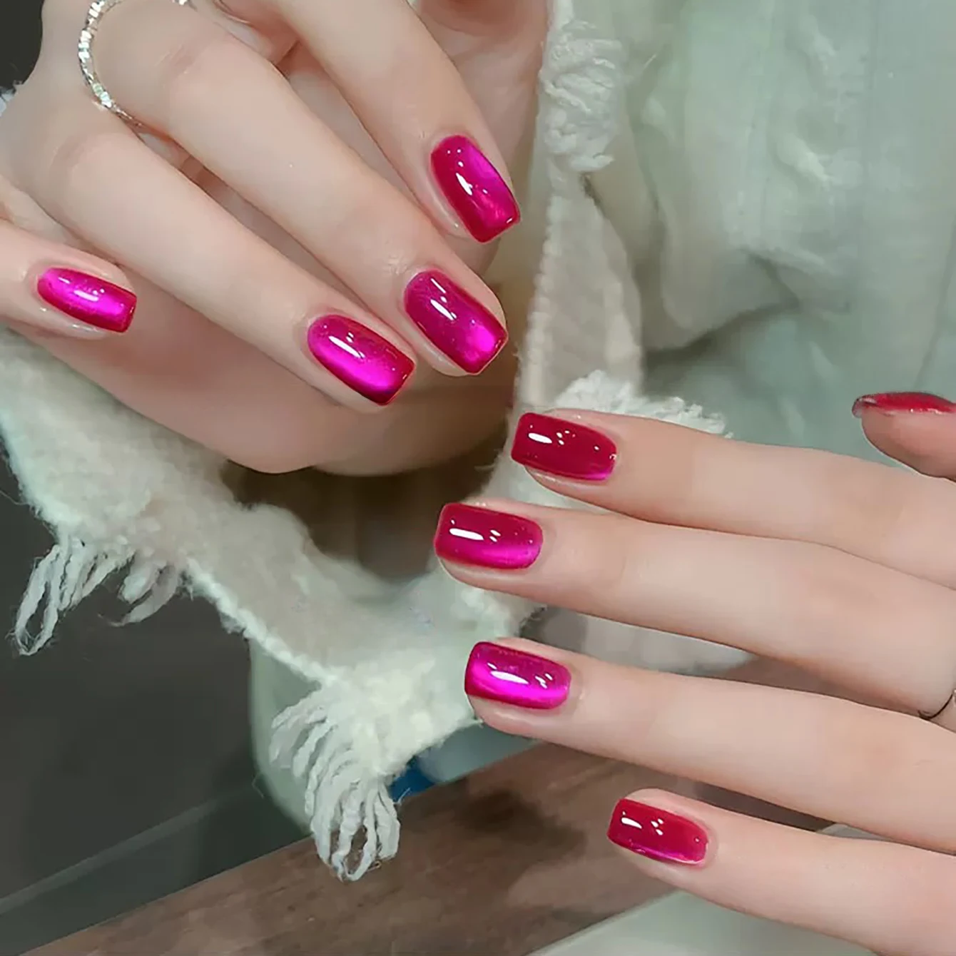 SHAKA 1 unidad Esmalte de Uñas en Gel Ojo de Gato Súper Brillante con Cuentas de Cristal Rojo Rosa Fruta del Dragón, Popular para Arte de Uñas Ojo de Gato con Efecto Blanqueador y Madera de Palisandro