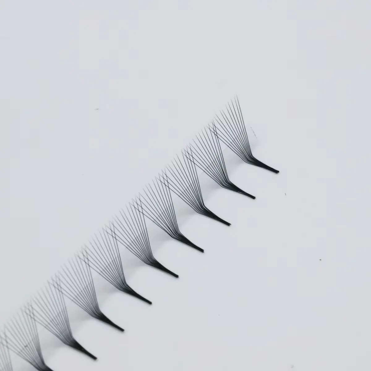 320X10 XL Tray Super Thin Pointy Base Premade Lash Fans 12D L Curl 0.05mm Promade Fan Handmade Russian Volume Premade Fan 16 Row
