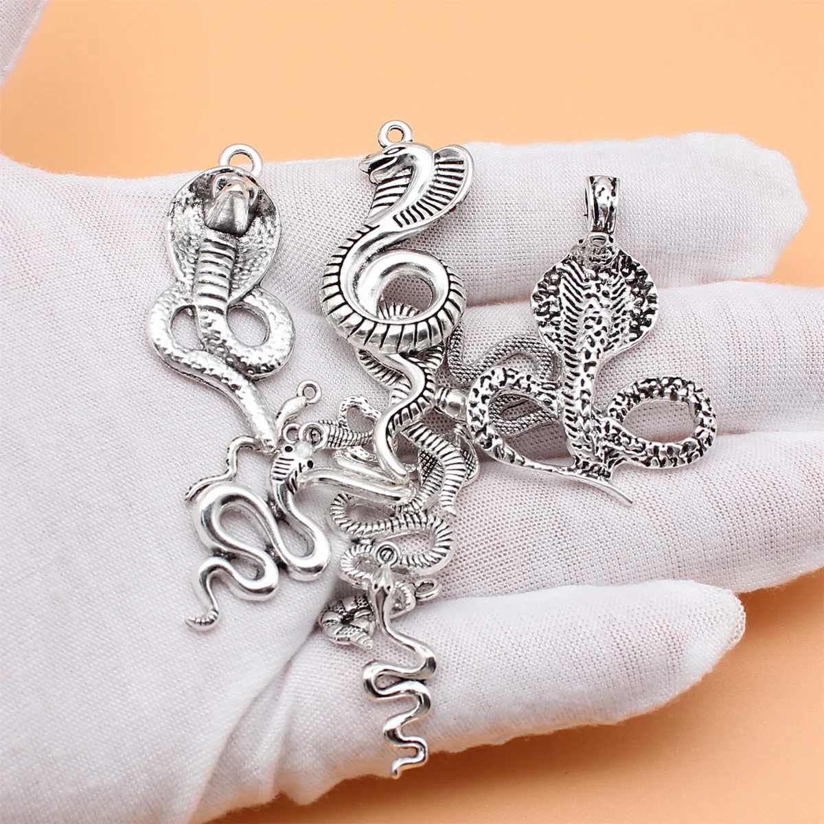 100Pcs/Bag 12 Styles Antique Silver Color Snake Charms Pendant Diy Jewelry Accessories For Jewelry Making