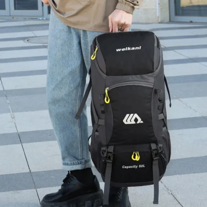 50L トラベルバックパック キャンプ ハイキング リュックサック 防水 アウトドア 登山 トレッキングバッグ 男女兼用 荷物
