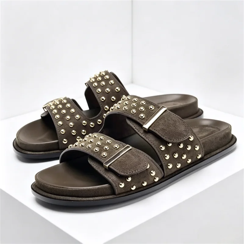 Luxury Metal Rivet Designer Flat Sandals Women Fashion Double Buckle Platform Slippers Outdoor Beach Shoes for Women Flip Flops