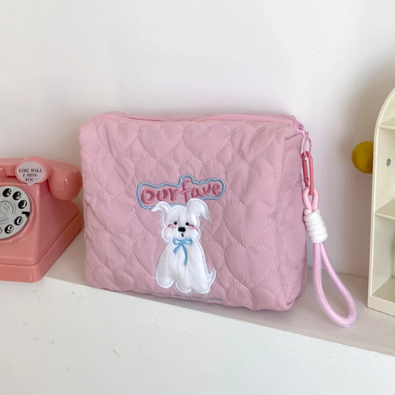 

Love Quilted Women's Cosmetic Bags Cute Puppy Embroidered Ladies Toiletries Storage Bag Female Makeup Case Portable Handbags