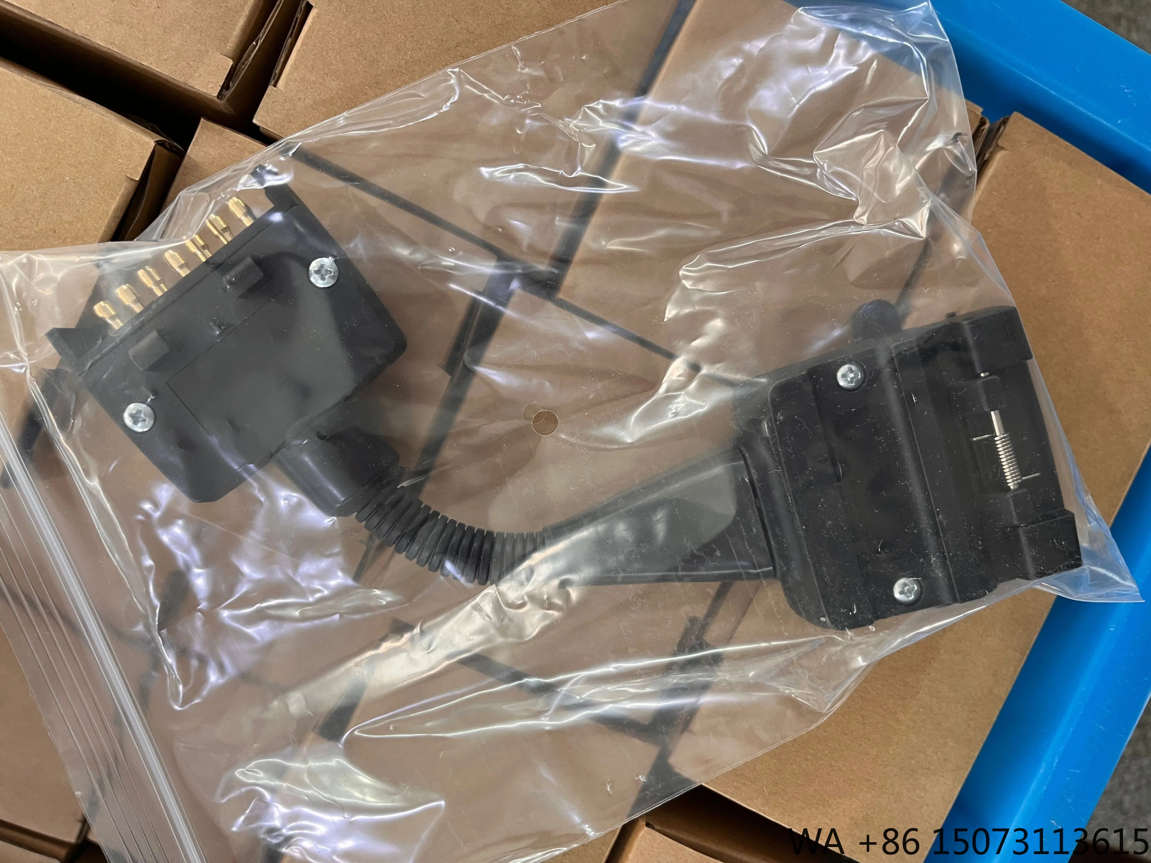 

Переходник с 12-контактным разъемом на 7-контактный плоский штекер для прицепа для лодки-фургона