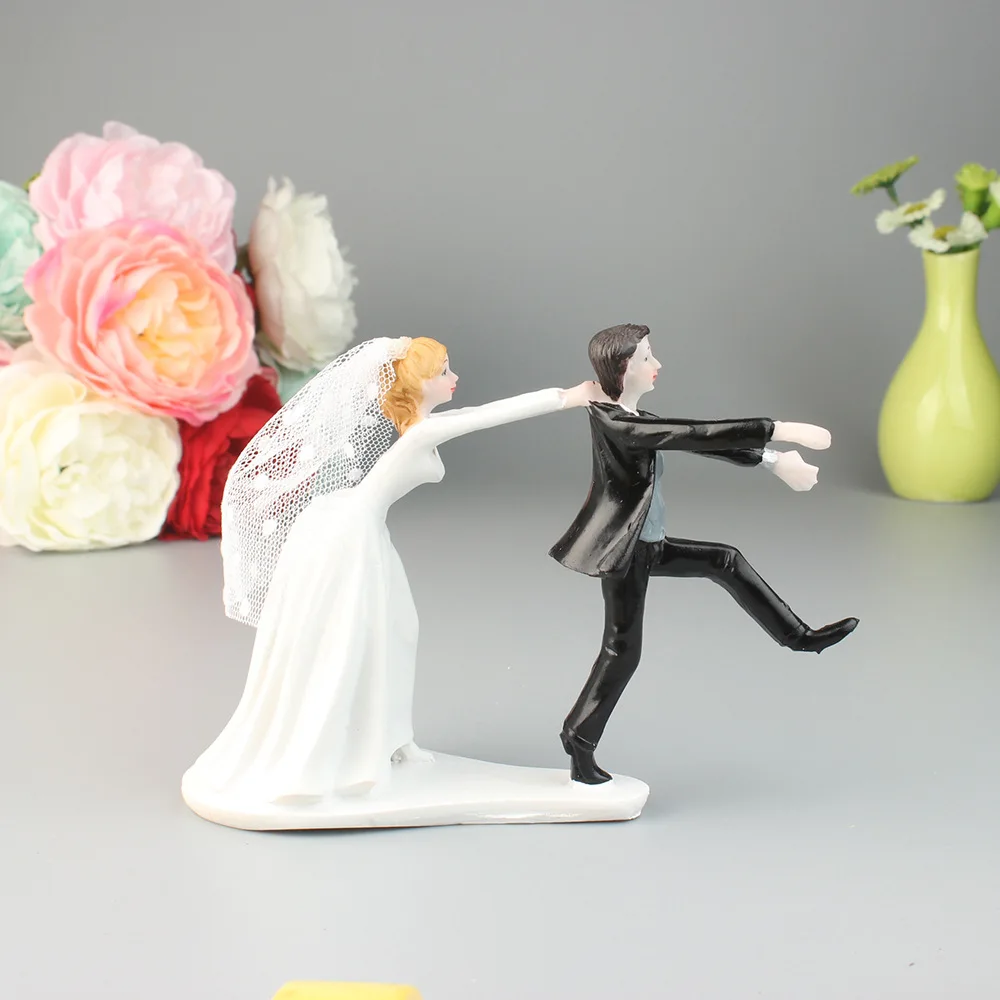 Wedding Bride and Groom Figurines Cake Toppers Resin Doll Ornaments Valentine's Day Engagement Anniversary Wedding Decoration