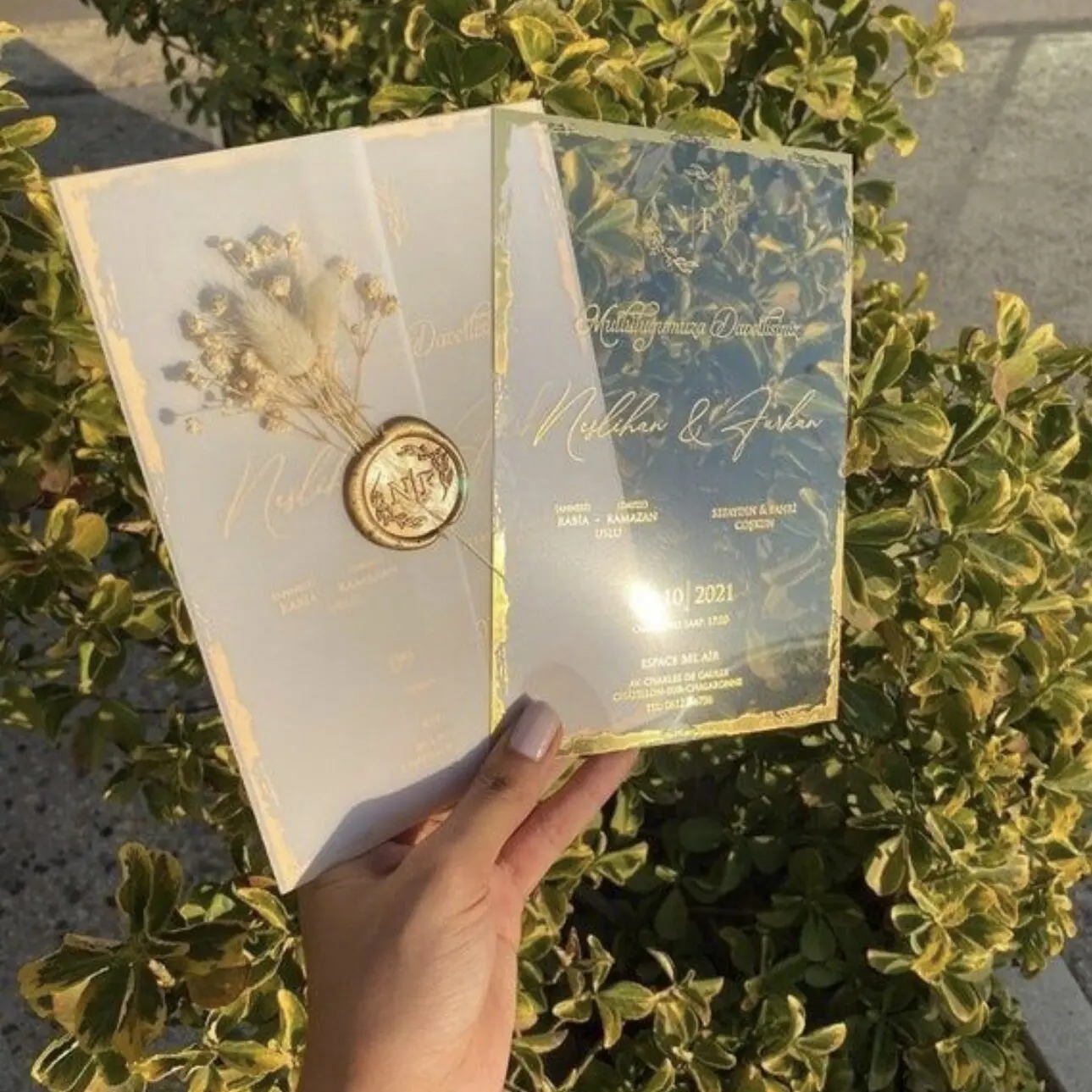 

Transparent Custom Wedding Invitation, Acrylic 15th Quinceanera Invitation, Gold Shiny,Vellum Wrapper, Bridal Shower Flower Seal