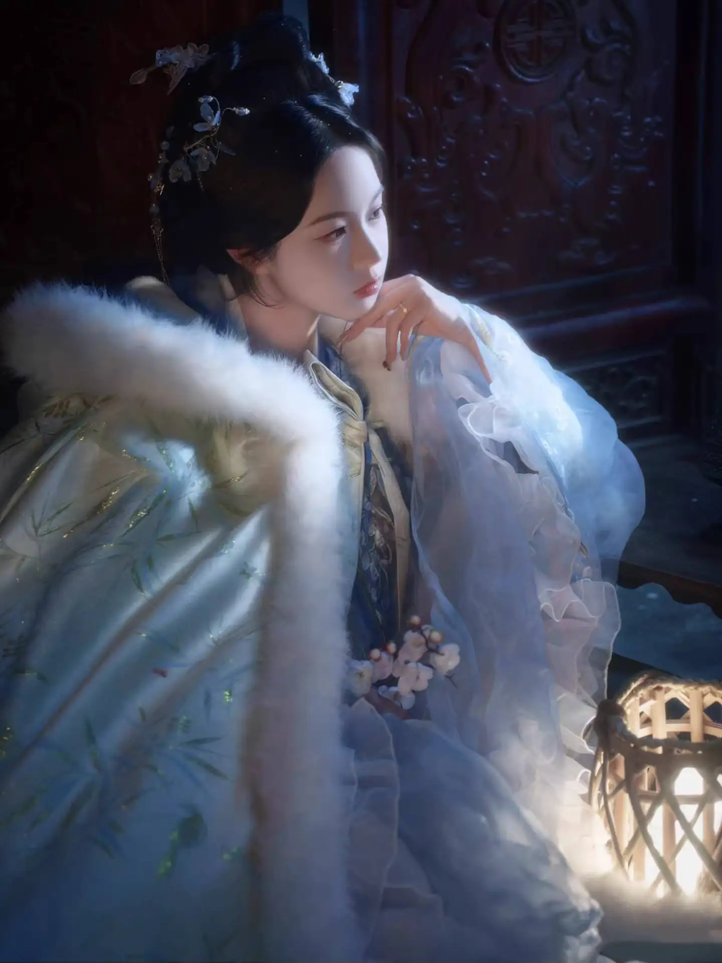 

Накидка с капюшоном Xiluoxi, новый зимний стиль, утепленная флисом и утолщенная накидка в стиле Ханьфу, подходит для ежедневных поездок на работу, ветрозащитная и удобная.