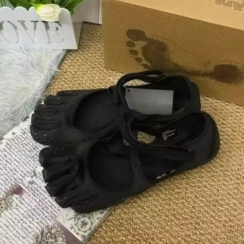 Purely Original Five-Finger Shoes, Suitable for Pilates, yoga, Dancing and Gym Training, with PVC Sole/Impact Absorption Pad