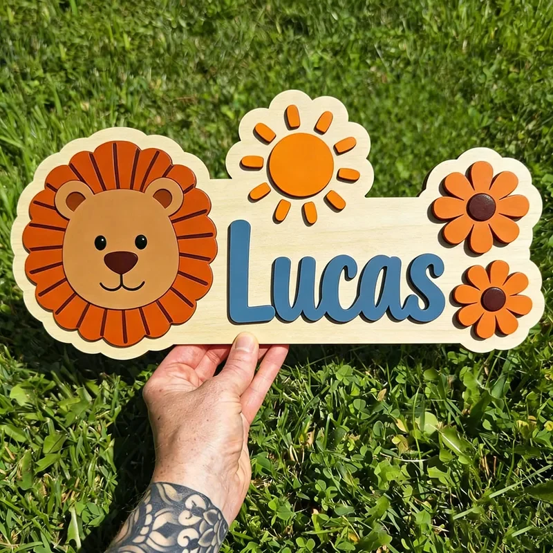 Plaque de porte en bois personnalisable avec le nom du lion et des fleurs, décoration murale personnalisée pour la chambre d'enfant, la crèche, la chambre à coucher