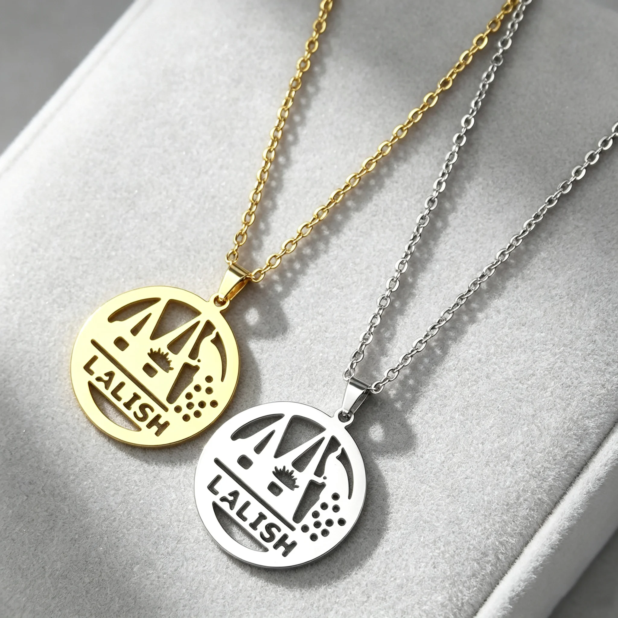 Lalish Temple Peacock Pendant Necklace Hollow Round Disc Necklace Unisex Fashion Jewelry For Men Women