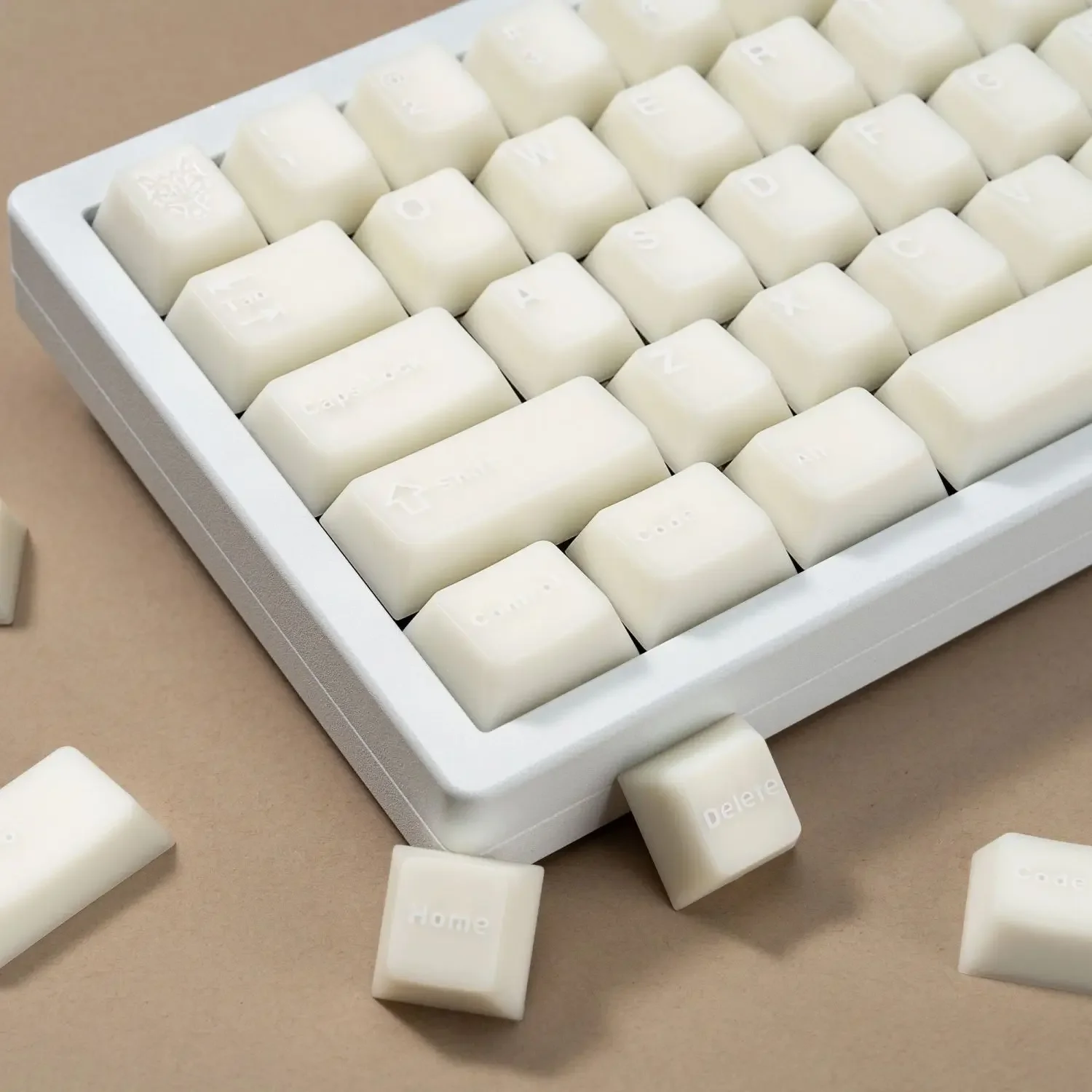 

114 Keys PBT Milk White Keycaps Cherry Profile Double Shot Keycap Semitransparent Set for Cherry MX Switches Mechanical Keyboard