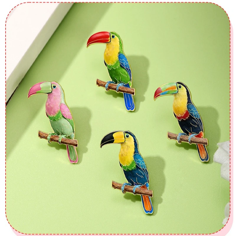 New Creative Tropical Bird Brooch Toucan Branch Design Simple Vintage Coat Decoration Metal Badge Pin