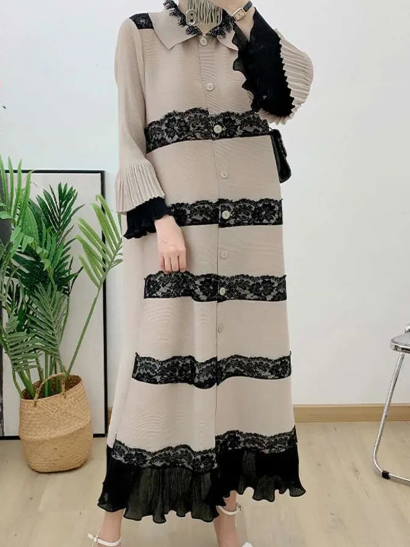 Plissiertes Spitzen-Patchwork-Kleid für Damen, Revers, lange ausgestellte Ärmel, Farbblock, elegante Partykleidung, neues Design E37S