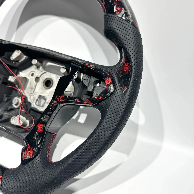 

Suitable Customizable color stitching available Easy High-end carbon fiber steering wheel RPM LED