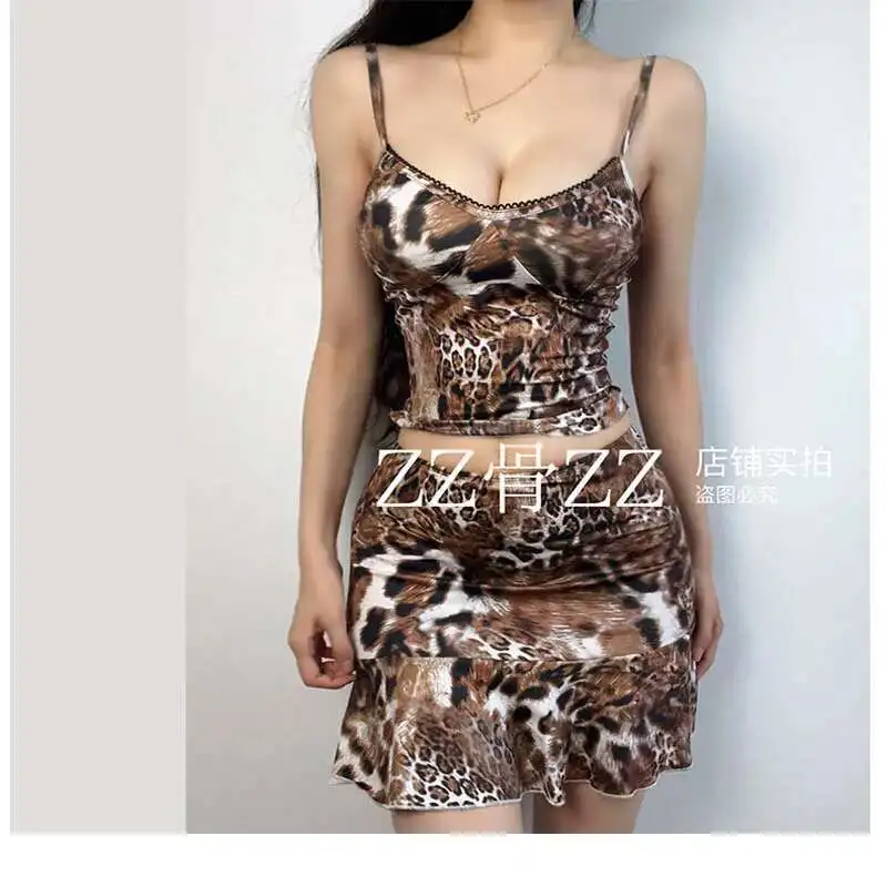 Estilo rua novo versátil picante menina impresso cinta curto tanque superior + plissado conjunto leopardo moda sexy feminino mini vestido 4twg