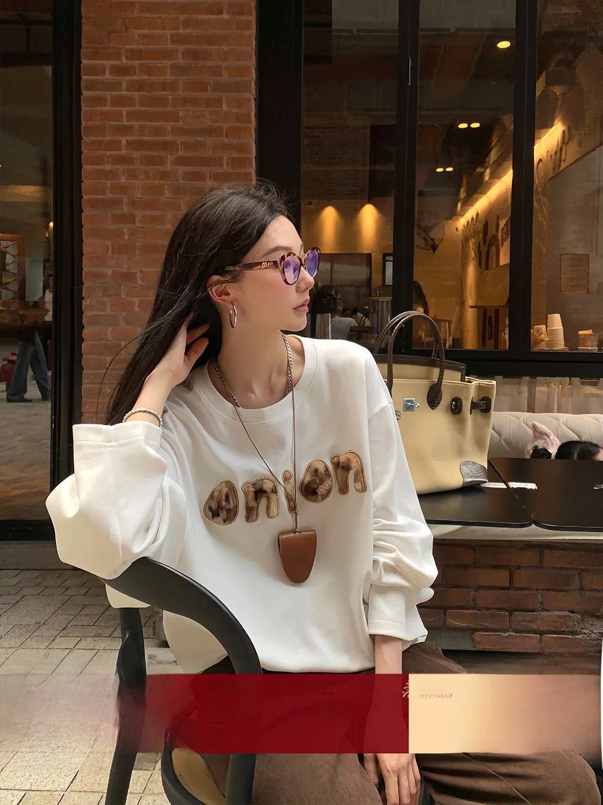 

Long Sve Knitted T-irt Women's Loose Fit round Ne Embroidered Leopard Print White Cotton Polyester Blend Autumn Top