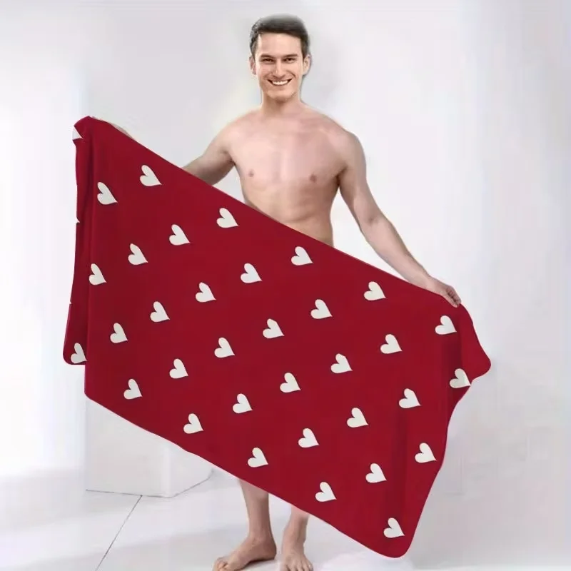 大きな赤いバスタオル-ビーチタオル1枚。ロマンチックなハート柄で、ユニセックスでオールシーズン対応、ビーチでの入浴に最適です。