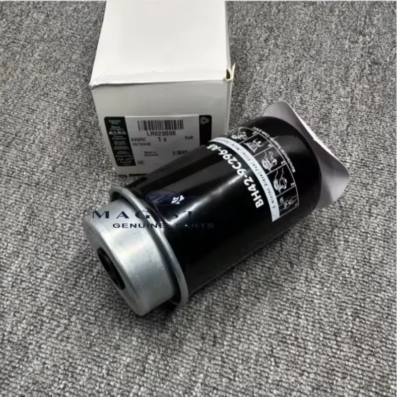 The fuel filter is available for Range Rover L322 L405 and Sport versions - 4.4TdV8, OEM LR023042 LR029098 LR072610