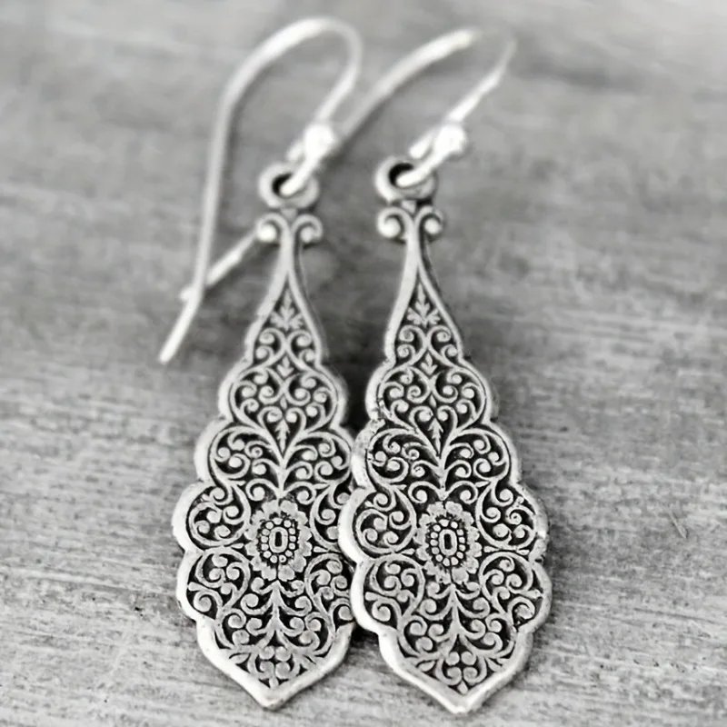 Vintage Carved Pattern Dangle Earrings Retro Ethnic Style Alloy Jewelry Delicate Gift for Women Girls Daily Casual