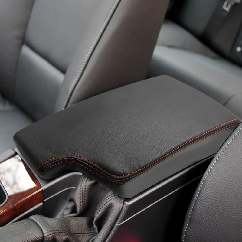 Mittelarmlehnenabdeckung für BMW 3er E90 2005-2012 aus Mikrofaserleder im Bandage-Stil