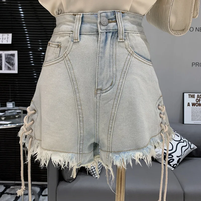 

Girl Retro bandage design Tassels high waisted slim fit Hip wrapped denim shorts for women