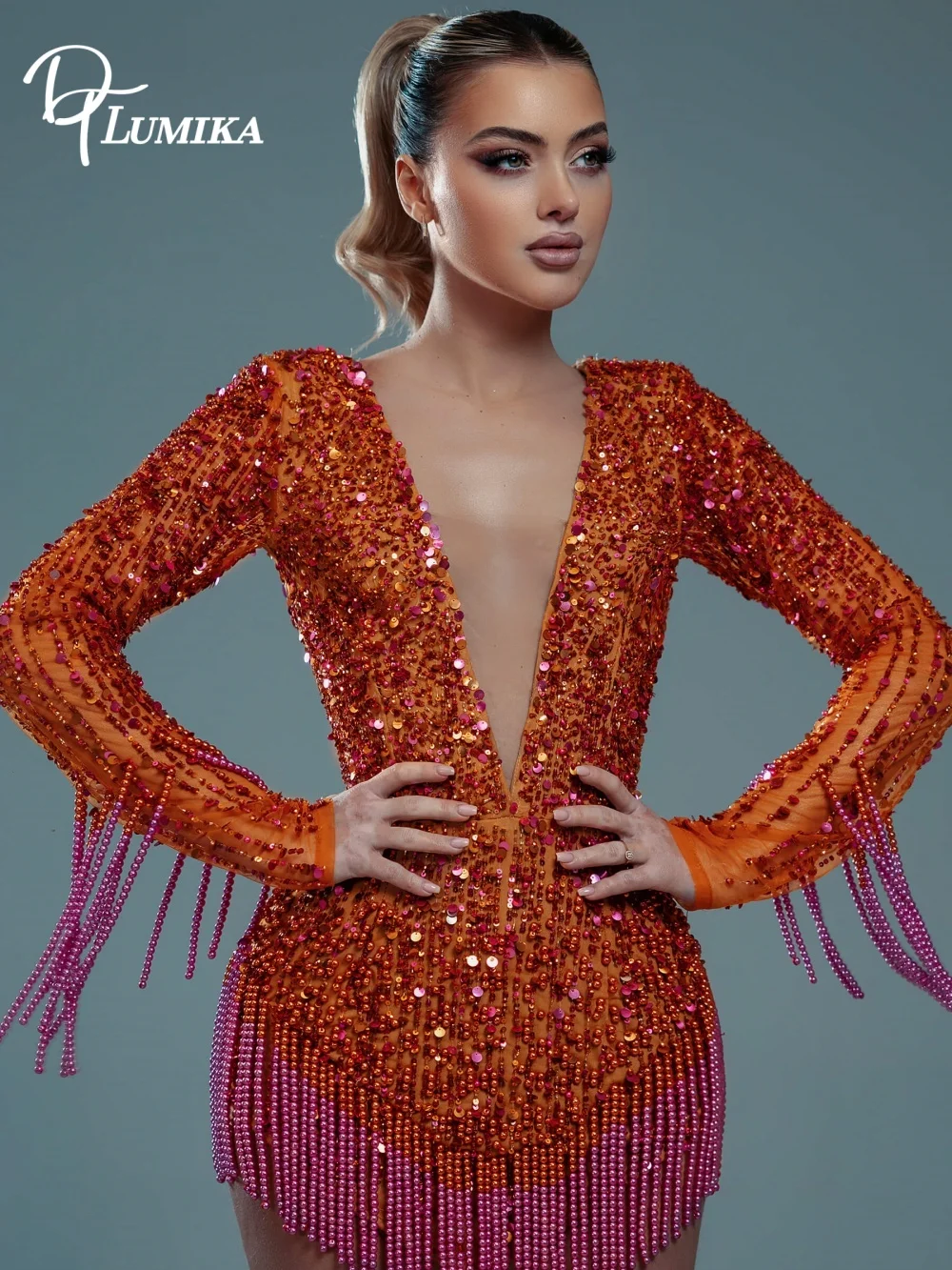 Deslumbrante Vestido de Fiesta Naranja con Lentejuelas y Flecos 2027, Manga Larga, Escote en V Profundo, Mini Vestido de Cóctel con Cuentas, Vestidos de Noche Formales para Mujer