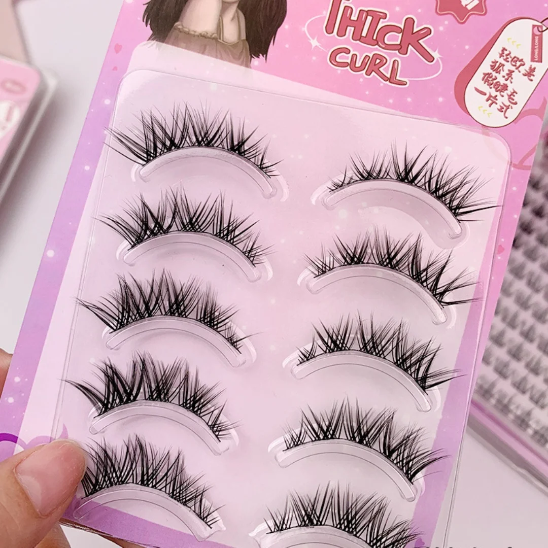 High quality one piece fake eyelashes, with a strong and natural manga feel, and a simulated eye tail that lengthens eyelashes