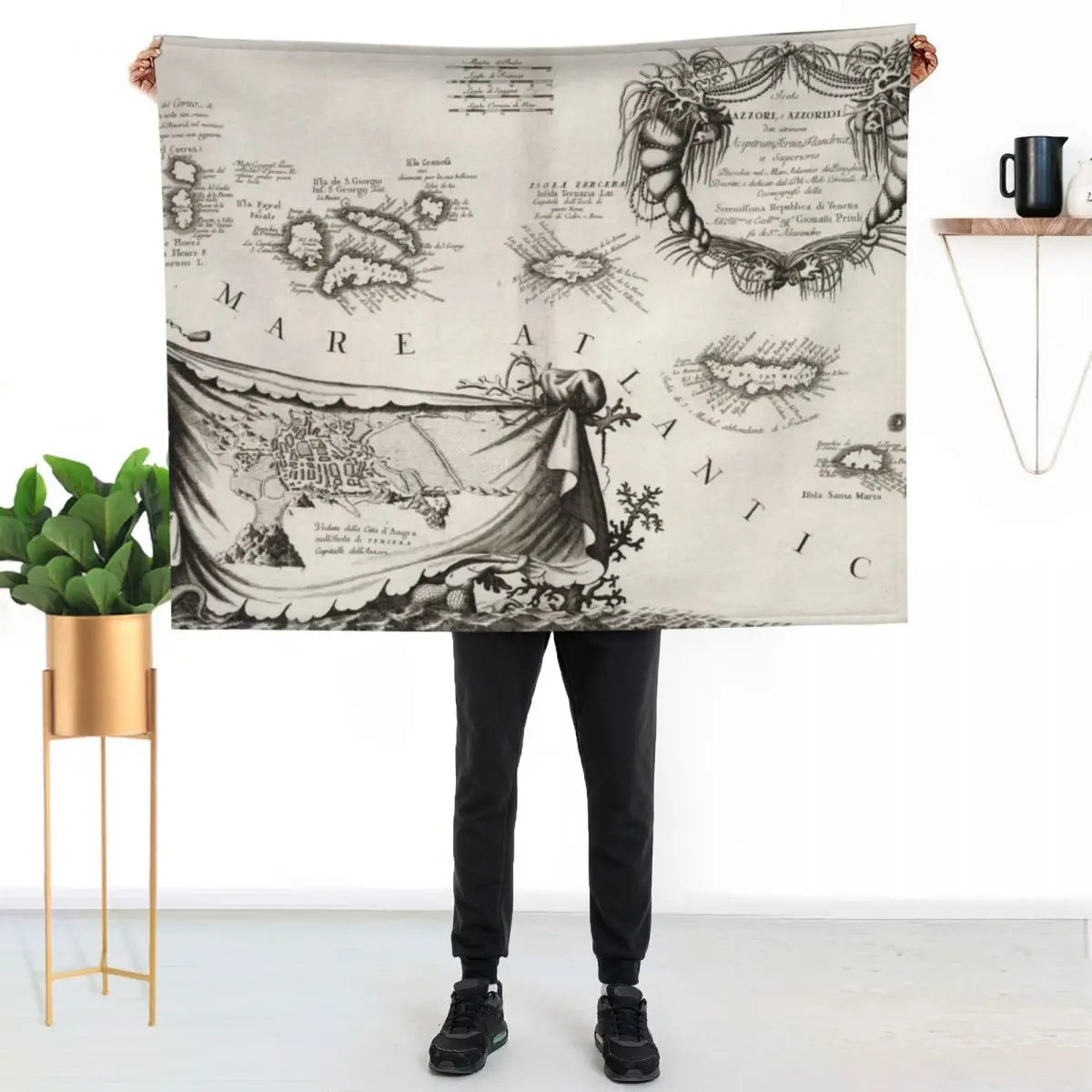 Old Azores Islands Map (1690) Vintage Portuguese Isles Atlas Throw Blanket Durable Warm Blanket for Daily Home Use