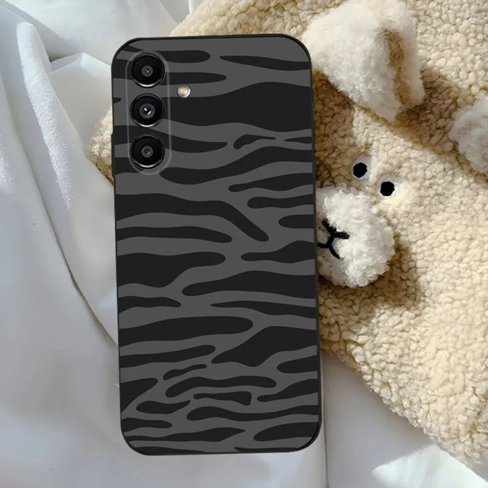 Wave Pattern Print Black Phone Case For Samsung S24,23,22,30,21,10,9,Ultra,Plus,Lite,FE,5G Black Soft Case image 4
