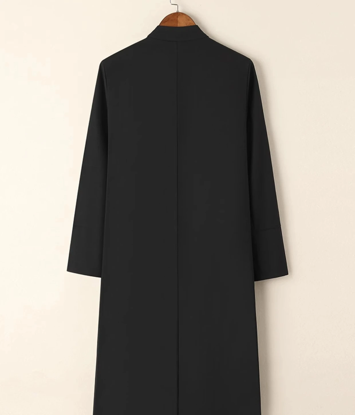 Chinese-style Men Black Trench Coat,Single-breasted Stand-up Collar Embroidered Long Jacket,Vintage-inspired Male Statement Top.