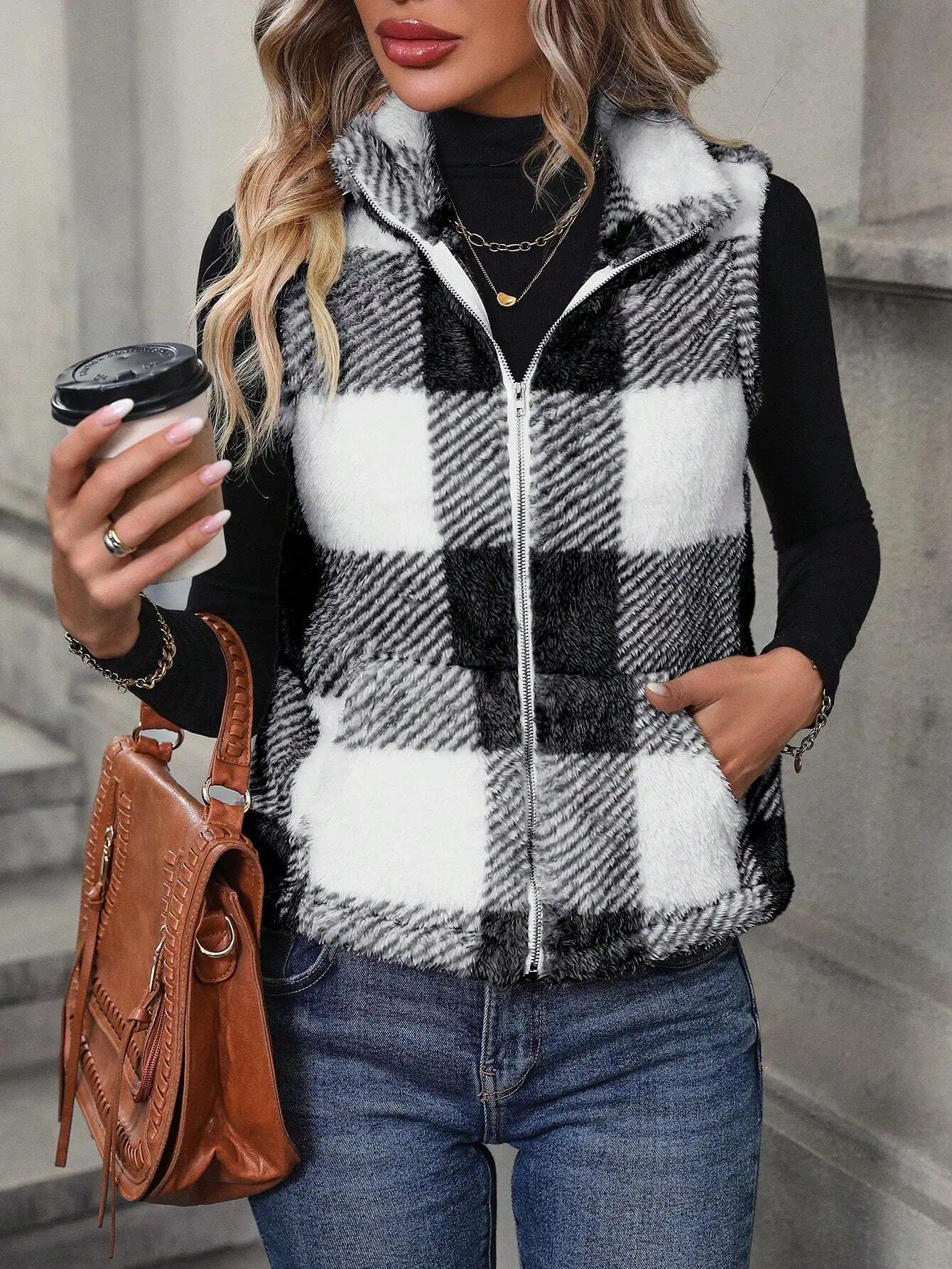 

Women's Plaid Fleece Vest with Zip-Up Front, Cozy Winter Warmth, Casual Style for Daily Wear