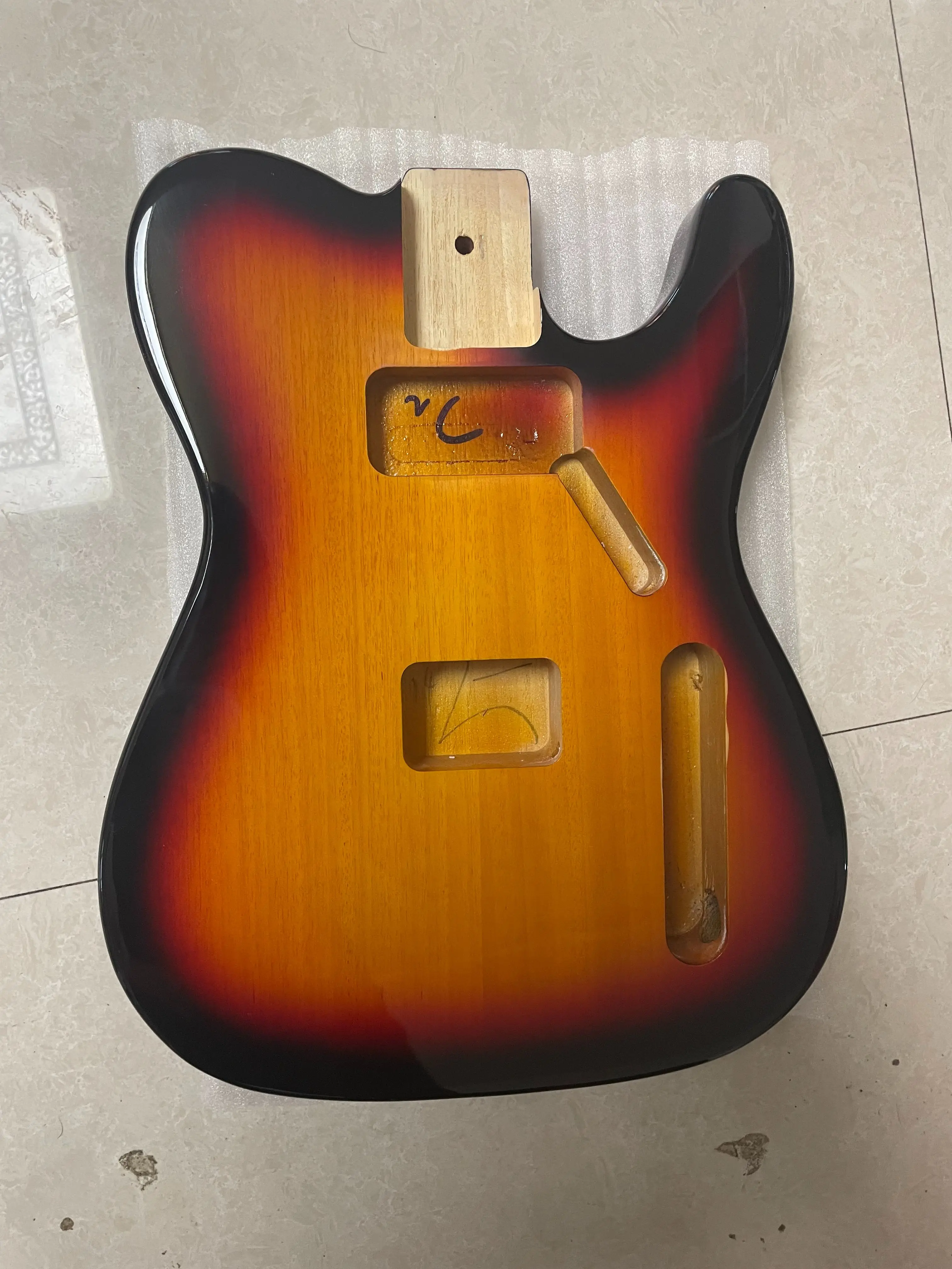 

Custom electric guitar body,semi-finished guitar barrel, Poplar body, Sunset Custom Color, gloss finished,real photo