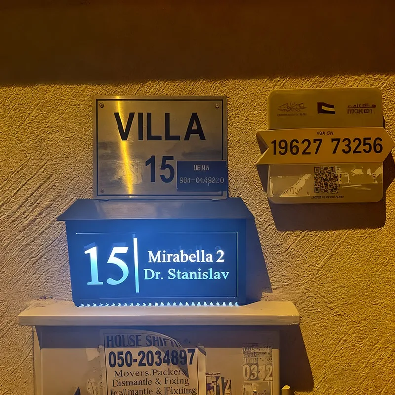 لافتة عنوان سكني حديثة يعمل بالطاقة الشمسية - لوحة اسم الشارع عالية السطوع قابلة للتغيير في الهواء الطلق