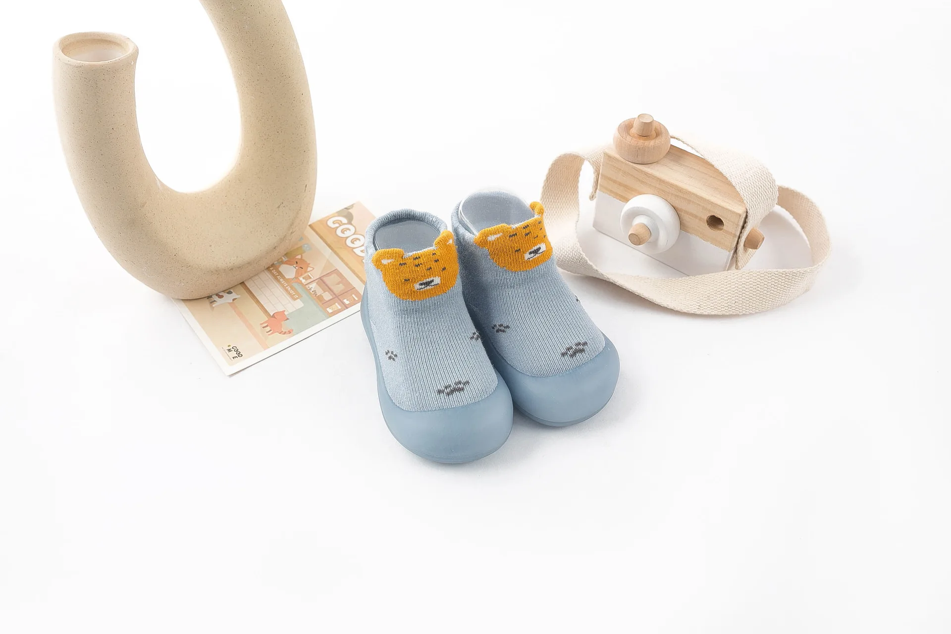 Meias de chão antiderrapante para crianças, fundo macio, bebê pequeno, primavera e verão