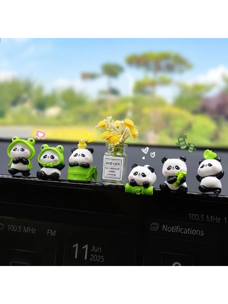 6 Stück Kawaii Panda Auto-Armaturenbrett-Figuren, Niedliche Harz-Mini-Ornamente, Innendekoration, Schreibtisch- und Heimdekoration, Geschenk für Frauen, SUV, Auto – Detail 12