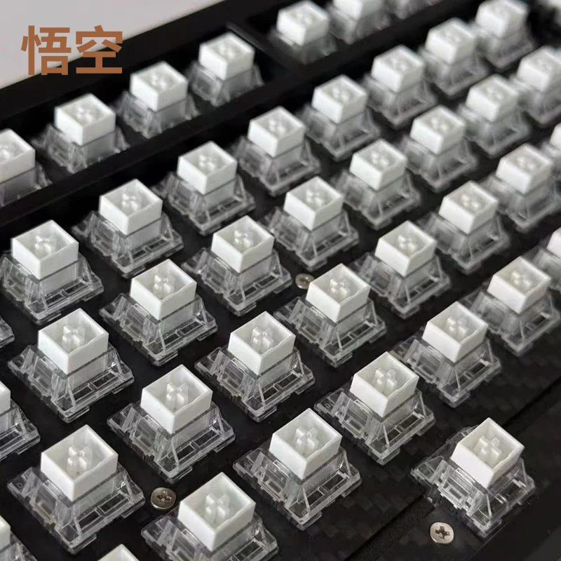 

Everglide Jiangwan Wukong Magnetic Axis Switch 0.005mm RT Precision Sealed Base RGB Translucent for Mechanical Keyboards