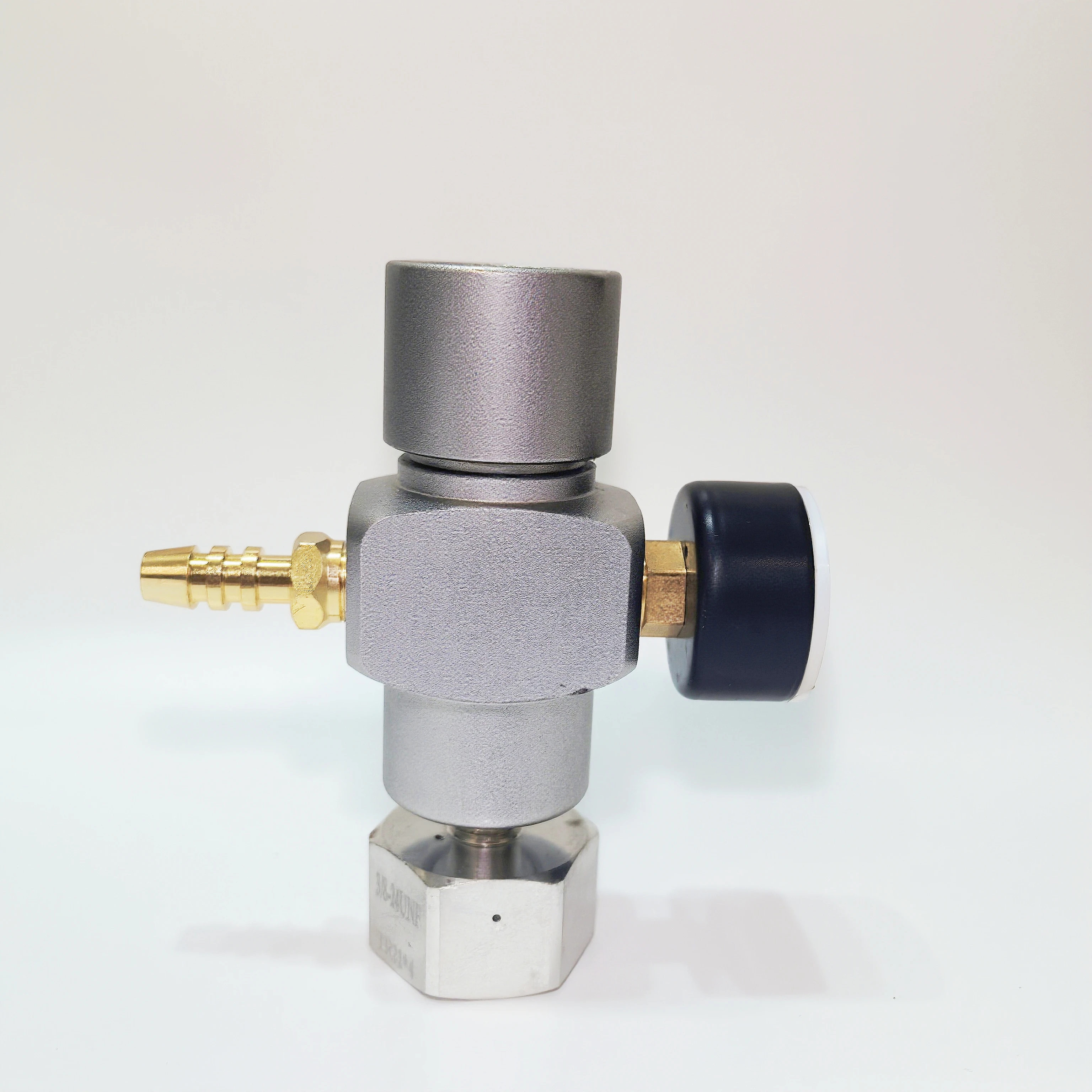 Basic CO2 Mini Gas Regulator CO2 Charger 0-60 PSI Keg Charger Beer Kegerator Basic CO2 Mini Gas Regulator with 8mm barb