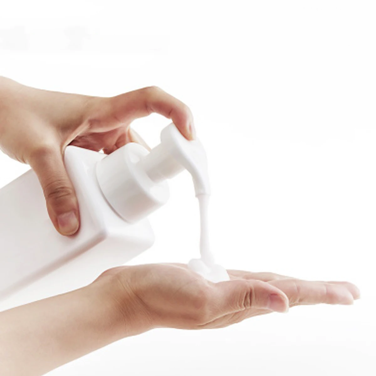 

2Pcs Foam Bottle Cleansing Milk Bubble Maker Portable Reusable Travel Lotion Pump Dispenser for Facial Shampoo Shower Gel Hand