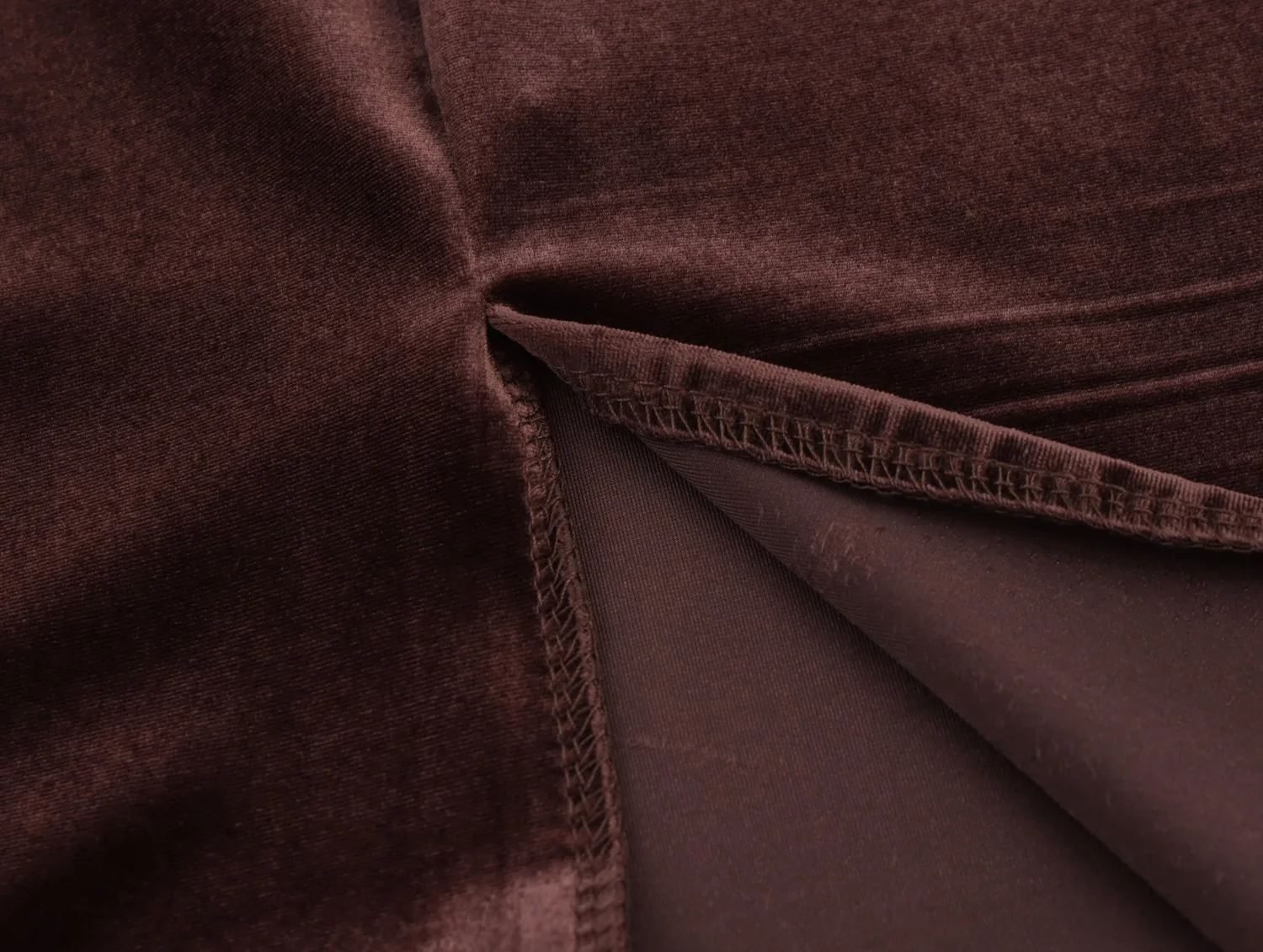 กระโปรงกำมะหยี่ผู้หญิง KONDALA ดีไซน์หรูหรา เอวยางยืด ชายกระโปรงระบาย กระโปรงยาวปานกลาง แฟชั่นฤดูใบไม้ร่วง-ฤดูหนาว 2025 สไตล์ลำลอง โรแมนติก