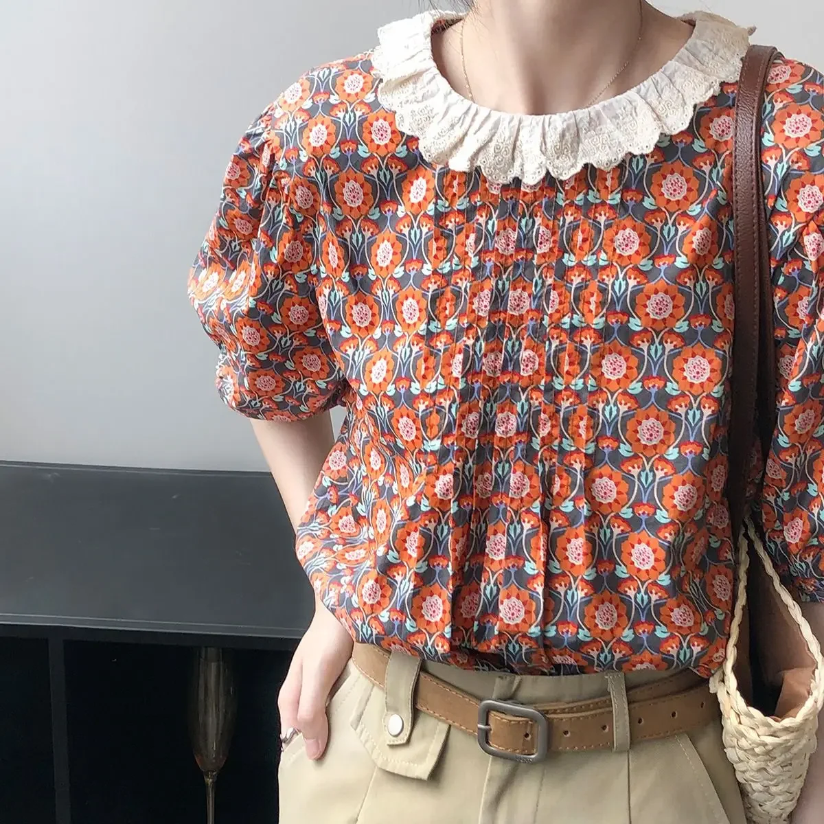 Retro Floral Women Short Shirts Short Sleeves Lace Up Neck Korean Chic Lady Blouse Patchwork Female Outwear Tops LJ519