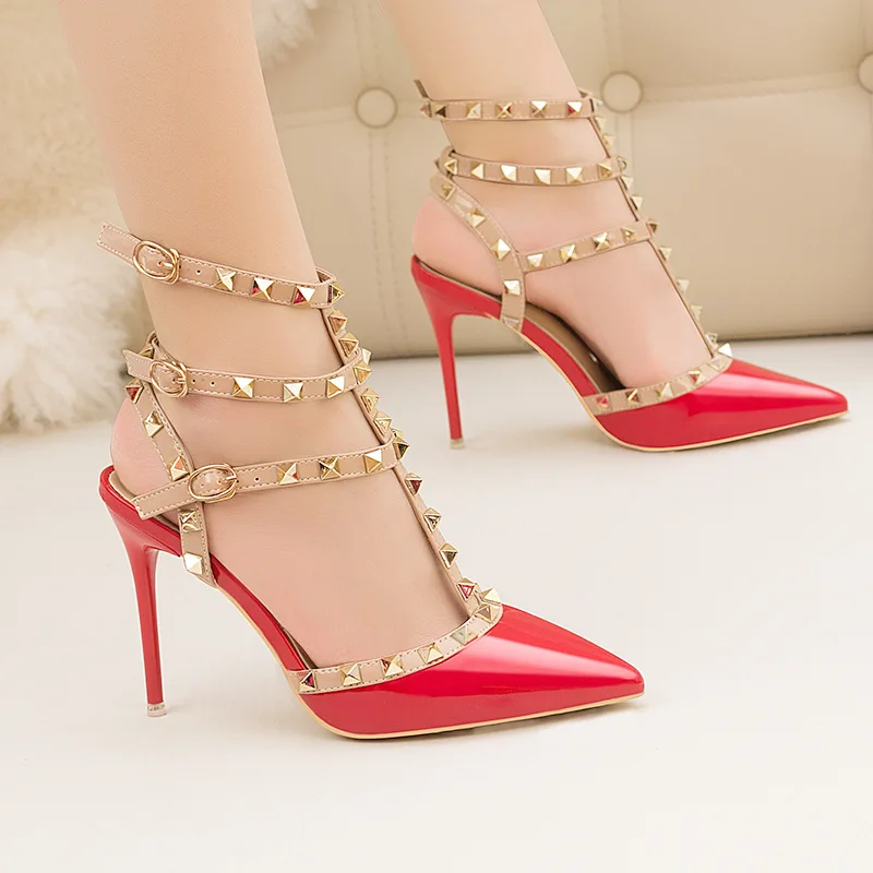 

Summer High Heeled Women's Sandals Patent Leather Metal Rivet Hollowed Out Roman Fashion Sandals Zapatos De Mujer Womens Shoes