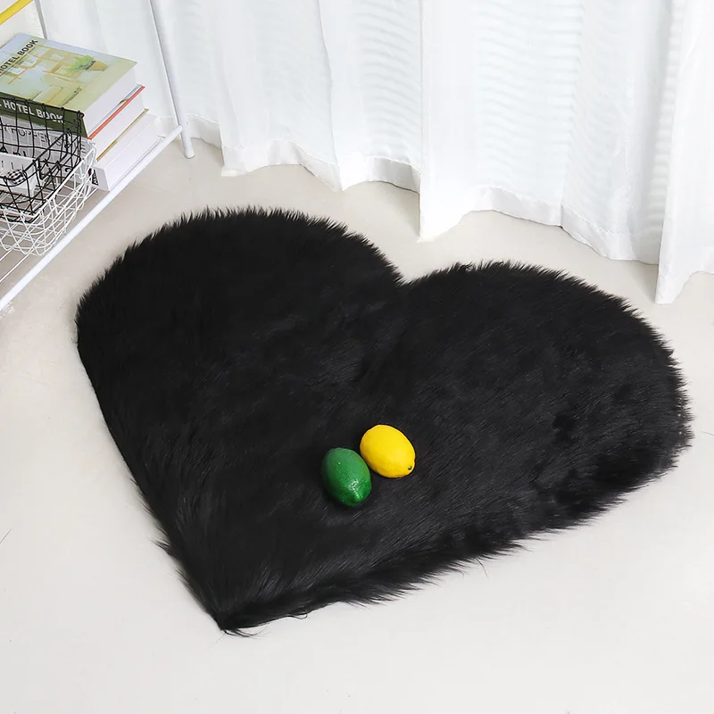 Creative Heart-shaped Plush Floor Mat Living Room Decoration Solid Color Small Carpet Girl's Heart Bedroom Bedside Soft Foot Pad