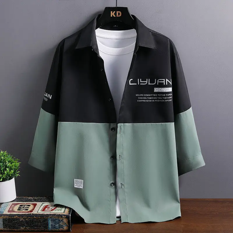 اتجاه الصيف: قميص رجالي 3/4 كم مع طية صدر السترة حجب الألوان قميص كاجوال فضفاض مناسب مريح نمط البوب الشبابي للرجال
