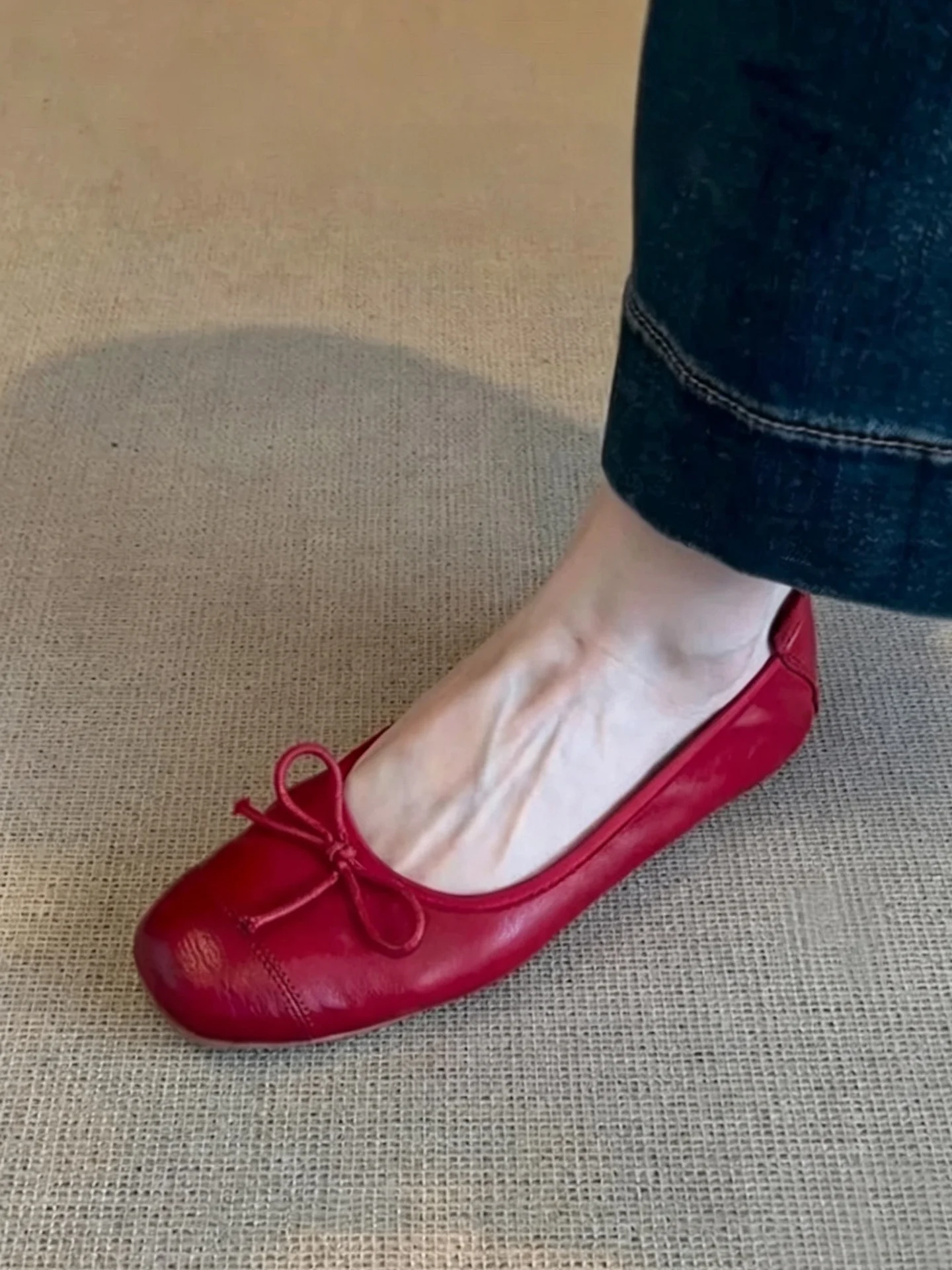 ultra-soft-leather-version-flat-bottom-ballet-shoes-women's-slip-on-round-toe-anti-slip-rubber-sole-pure-color-fashion-loafers