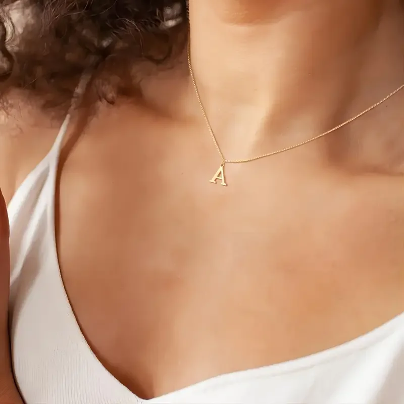 Gold plated letter pendant necklace, suitable for women, simple retro letter pendant, daily wear and gift giving