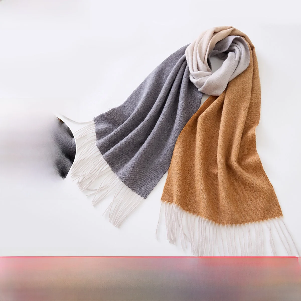 sciarpa-calda-e-accattivante-con-nappe-in-100-lana-per-la-stagione-autunnale-e-invernale-design-alla-moda-a-blocchi-di-colore-del-marchio-jinjue