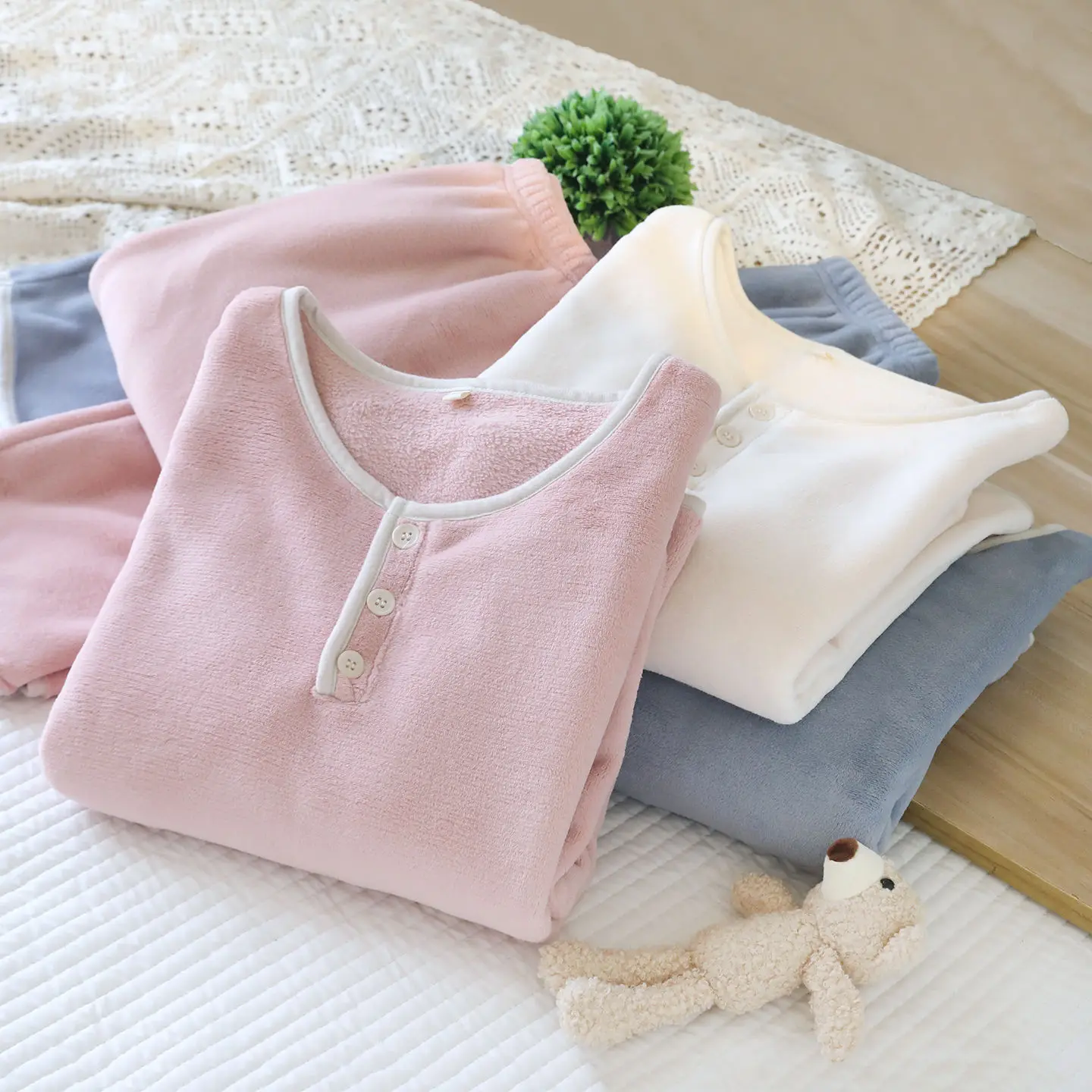 

Winter Flannel Thick And Warm Pajamas For Women Nightwear 2 Piece Set Long Sleeve Sleepwear Women's Pyjamas Home Wear
