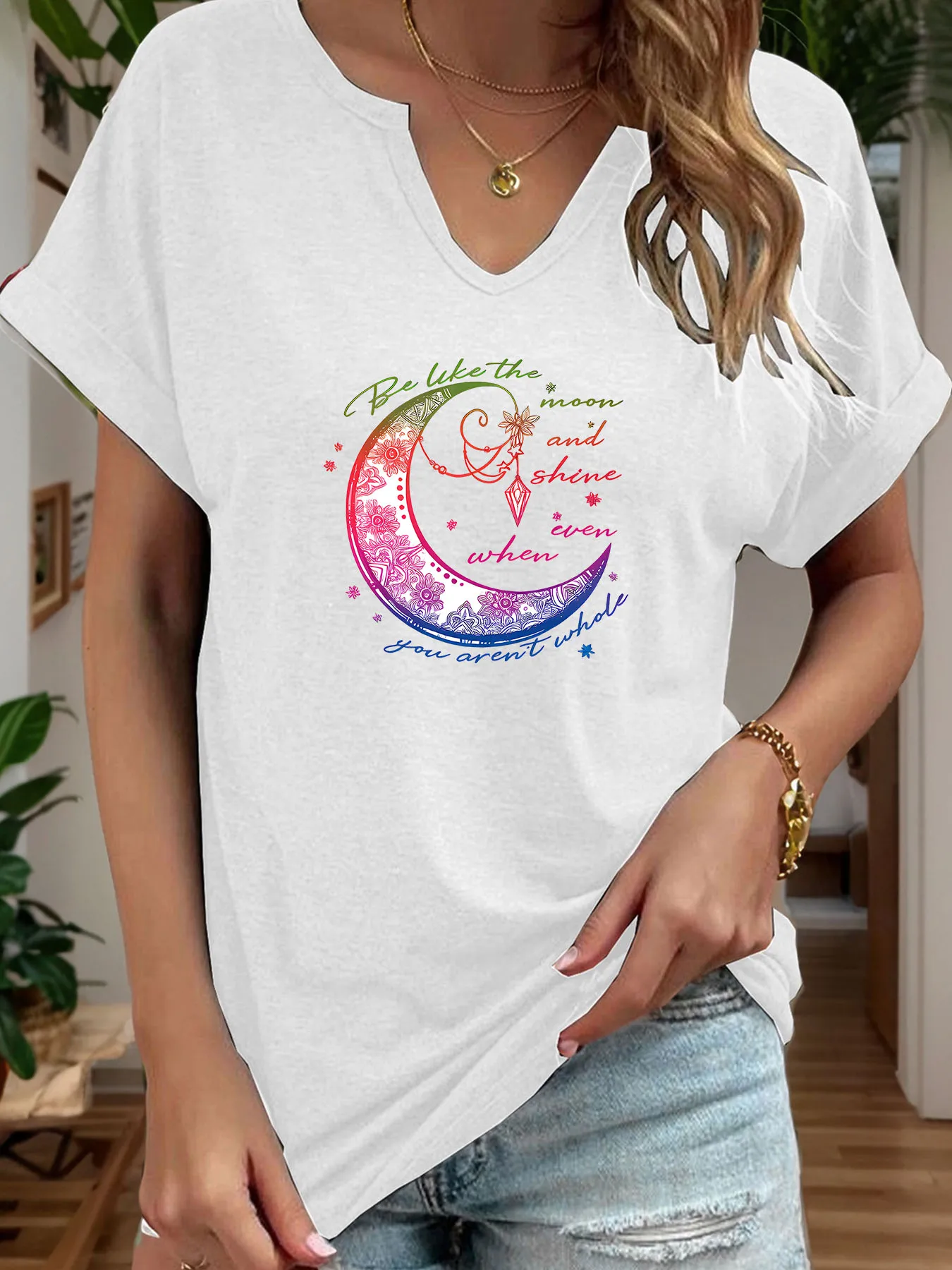 Mantra pattern moon print T-shirt, casual and fashionable V-neck rolled sleeve short-sleeved blouse for women